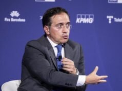 阿爾巴雷斯要求派遣歐洲防衛,以免依賴外界