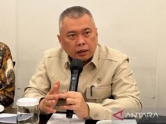 交通部長促進滾裝船物流運輸的私人投資