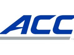 ACC 橄欖球主教練在地區棒球比賽中對俄克拉荷馬快艇隊發出噓聲