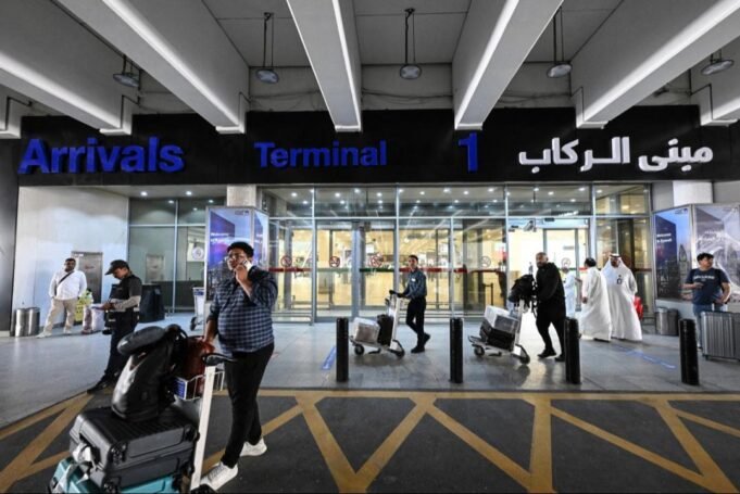 AFP__20260601__B4LK2WA__v2__MidRes__TopshotKuwaitIranUsIsraelWarTransportAviation-1780318722623_d.pn_.jpeg