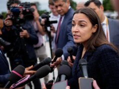 AOC 表示她需要時間才能對格雷厄姆·普拉特納的指控發表評論
