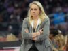 當工作人員幹擾 Aces 對陣 Liberty 比賽時,貝基·哈蒙 (Becky Hammon) 與裁判的激烈對抗被攝影機捕捉到