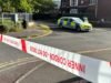 貝爾法斯特街頭刺傷事件引發抗議活動,英國領導人呼籲保持冷靜