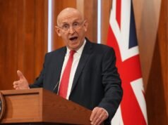 英國國防部長在增加軍費鬥爭失敗後辭職