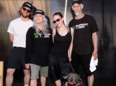 Maggie Byrd 在 Support+Feed 活動中接待 Billie Eilish、Finneas 等人