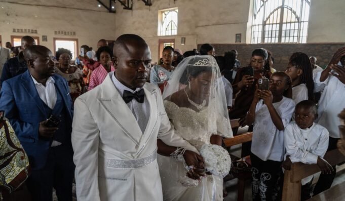 Congo_Ebola_Wedding_58134_c0-260-6240-3900_s1200x700.jpg