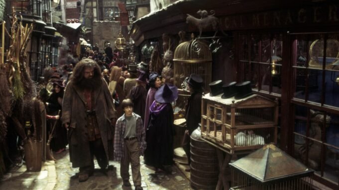 DiagonAlley_WB_F1_HagridAndHarryDiagonAlley_V2_Still_100615_Land.jpeg
