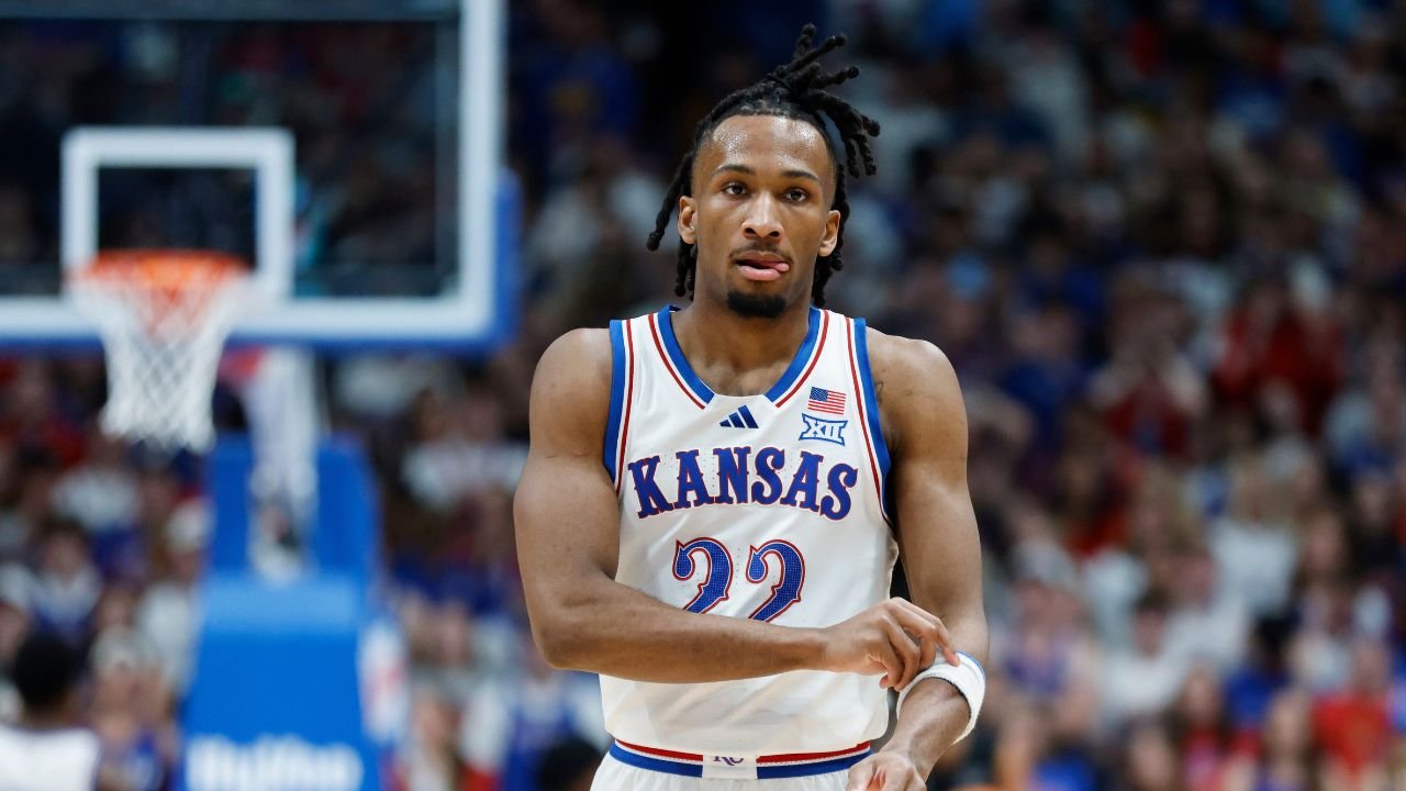 爵士隊在 NBA 選秀中以第二順位選中了後衛達林彼得森