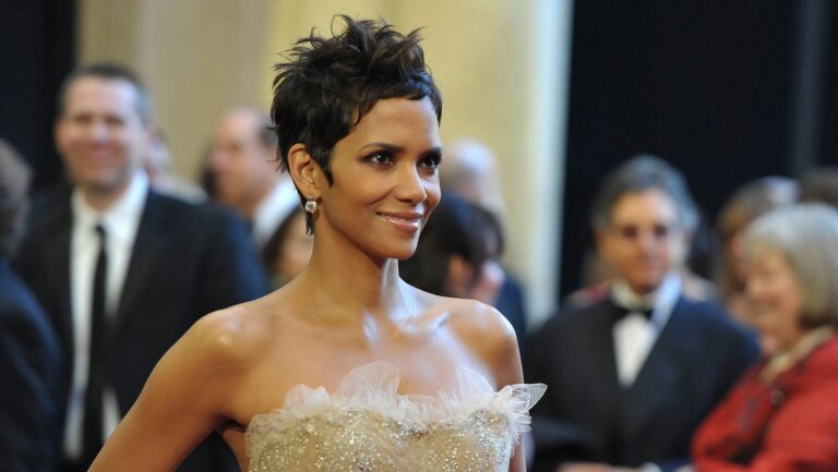哈莉貝瑞 (Halle Berry) 在紅地毯上最好、最美麗的照片
