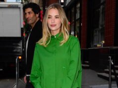 忘記運動鞋吧!阿什莉·本森 (Ashley Benson) 製作了夏季鞋架