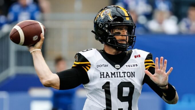 Hamilton-Tiger-Cats-quarterback-Bo-Levi-Mitchell.jpg