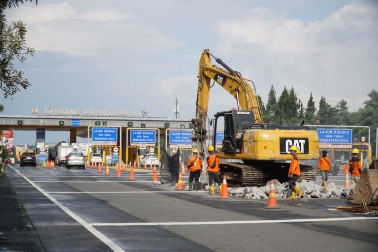 Jasmarg 繼續維護 Sipularang 和 Padaleuni 收費公路。