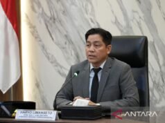 在美國提議加徵10%關稅後,RI正準備做出回應