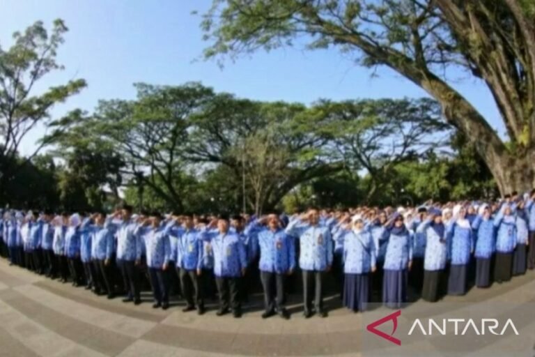 政府發放IDR 24 T第13期薪資