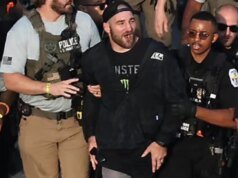 肖恩·斯特里克蘭 (Sean Strickland) 潛入 UFC 粉絲節後被保安護送出場,可能面臨擾亂治安指控