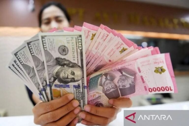 伊朗和美國相互遏制的報道傳出後，盧比升值至 17,851 盧比