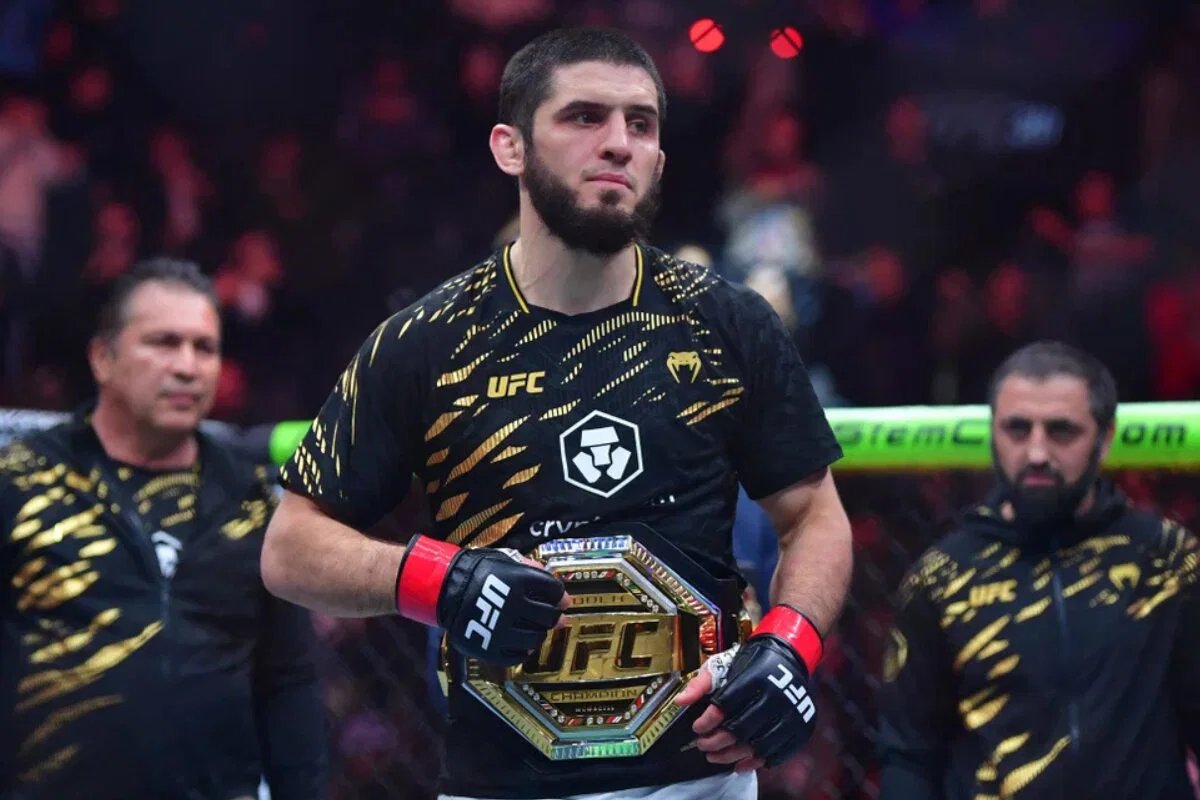 伊斯蘭·馬哈喬夫的下一個對手達納·懷特確認 UFC 330 已宣布兩場冠軍爭奪戰