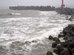 兩場熱帶風暴襲擊日本,引發洪水和山崩,造成一人死亡