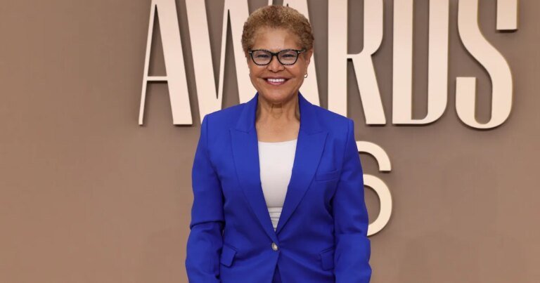 史賓塞普拉特 (Spencer Pratt) 當選後，凱倫巴斯 (Karen Bass) 出席 2026 年 BET 頒獎典禮