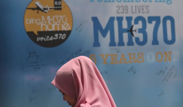 馬來西亞將 MH370 的搜尋再延長一年，讓家人仍抱持希望