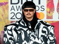 奧利佛·樹 (Oliver Tree) 的母親向已故歌手錶達了深切的敬意