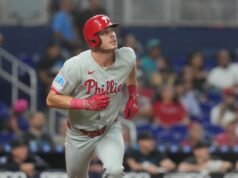 馬克斯·開普勒 (Max Kepler) 在 PED 停賽期間與響尾蛇隊簽約