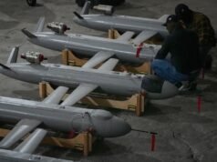 烏克蘭無人機攻擊造成一人死亡,俄羅斯石油工廠起火