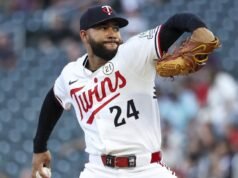 藍鳥隊收購了 RHP 西蒙伍茲理查森