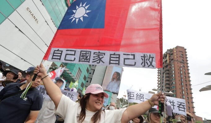 Taiwan_Support_Parade_77319_c0-250-6000-3750_s1200x700.jpg