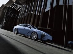 雷克薩斯 ES 350e 的里程數高於 EPA 數據