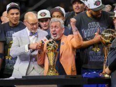 NBA 總決賽結束後,NBA 內幕人士透露了老闆詹姆斯多蘭對尼克斯隊球星的瘋狂“禁止性行為”懇求