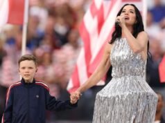 FIFA 世界盃:和凱蒂佩芮一起唱歌的孩子是誰?