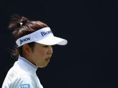 沃德在常規賽中打出三英尺球後,山下贏得了 LPGA 經典賽季後賽