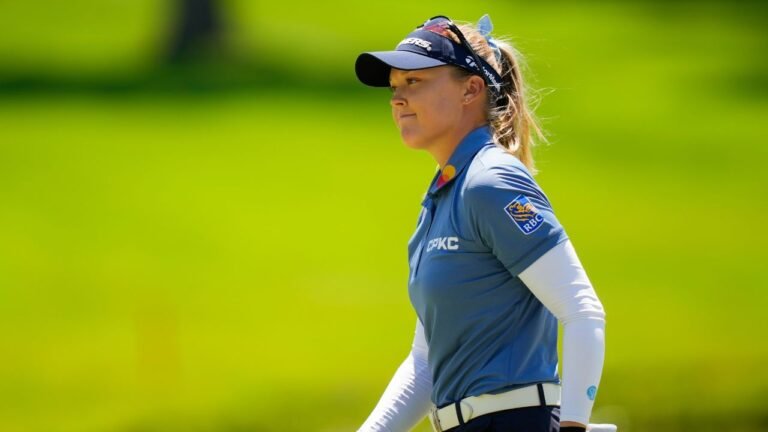 亨德森在女子 PGA 比賽中以一桿落後的成績進入最後一輪