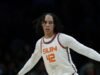 布蘭妮·格里納 (Brittney Griner) 擊敗太陽天空隊 (Sun Sky),成為 WNBA 職業生涯蓋帽王
