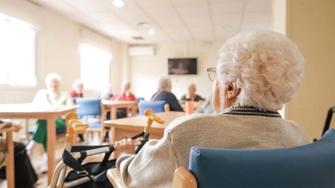 Woman-in-nursing-home.jpeg