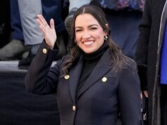 AOC 在初選取得進展後拒絕取消參議院競選資格