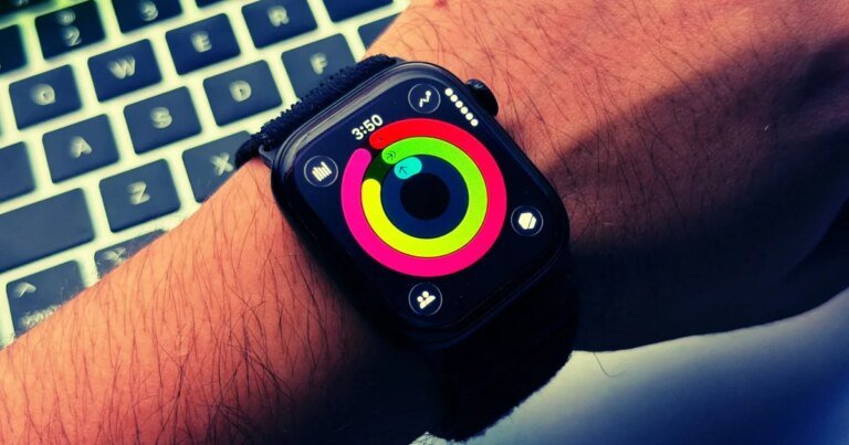下一代 Apple Watch 可能會配備升級的 OLED 顯示屏，電池續航時間也會延長