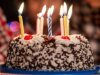 讓我們讓這個生日派對變得更有趣吧——誰想要一塊「牛奶蛋糕」?