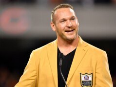 布萊恩·烏拉徹 (Brian Urlacher) 指責伊利諾伊州的移民支出將熊排除在外