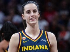 凱特琳·克拉克 (Caitlin Clark) 在 Fever 勝利中因“掌聲”而因技術犯規而痛斥官員