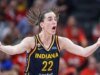 凱特琳克拉克 (Caitlin Clark) 的球迷在暴力場面導致 WNBA 球星艾莉莎托馬斯 (Alyssa Thomas) 受傷後開槍射擊