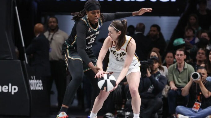 caitlin-clark-jonquel-jones-barclays-center-fox-news-001.jpeg