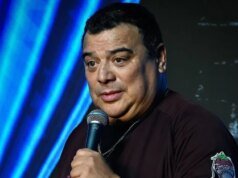 卡洛斯門西亞 (Carlos Mencia) 因欺詐被捕後認罪;喜劇演員的保釋被取消