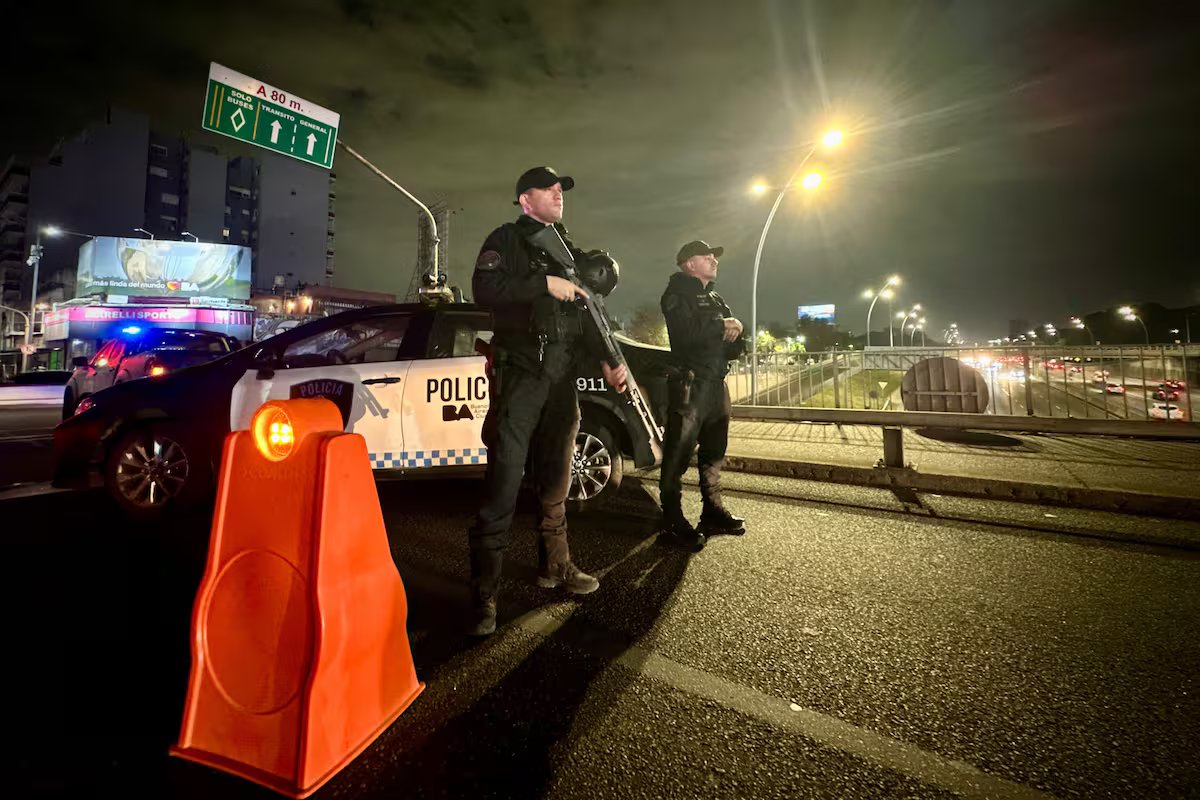 該市與布宜諾斯艾利斯省對帕斯將軍採取了保護措施：“我們不會要求寬恕”