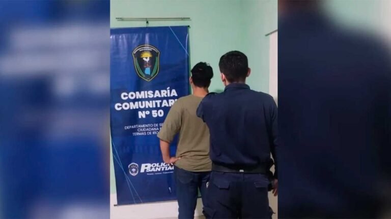 拉斯特馬斯：在餐廳內毆打妹妹，與警察對峙，最後被逮捕