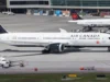 加拿大航空執行長馬克·納斯爾將商務艙座位讓給降級乘客