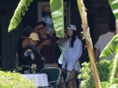 新婚夫婦杜阿·利帕 (Dua Lipa) 和卡勒姆·特納 (Callum Turner) 抵達西西里島參加婚禮