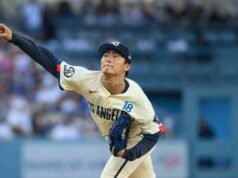 山本在 8 場比賽中佔據主導地位,道奇隊以 9 分的成績率先擊敗了天使隊。