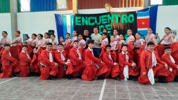 encuentro-academias-folcloricas-555665-123243.jpg